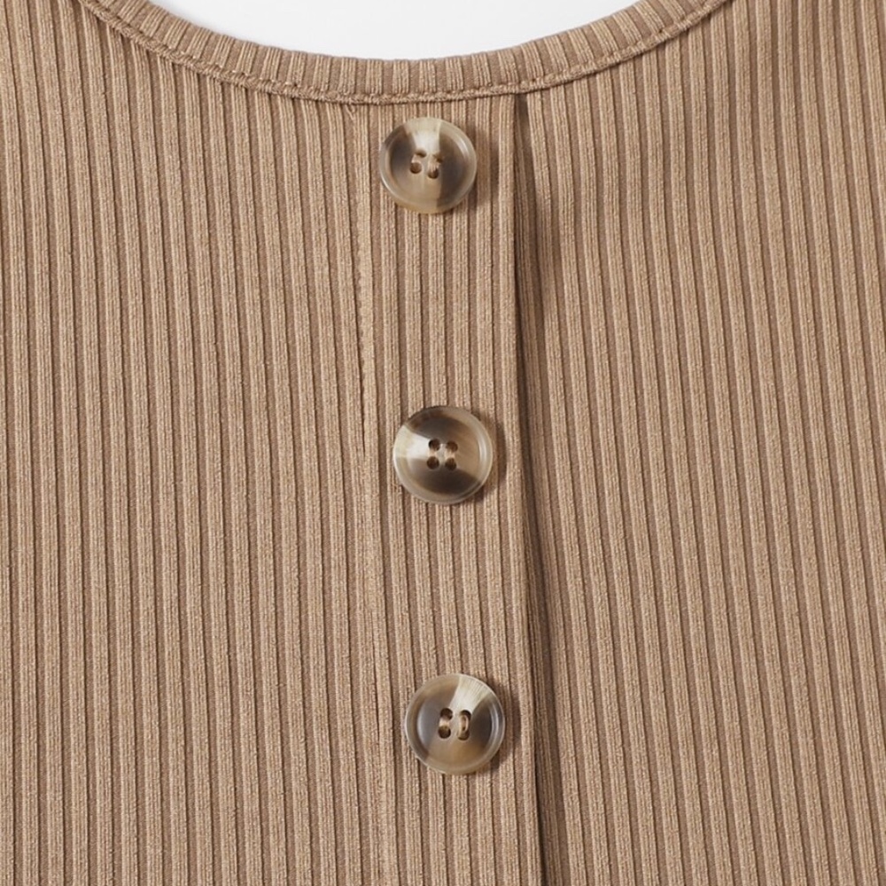 ROMWE Button Front Tank Top - Picture 2 of 5